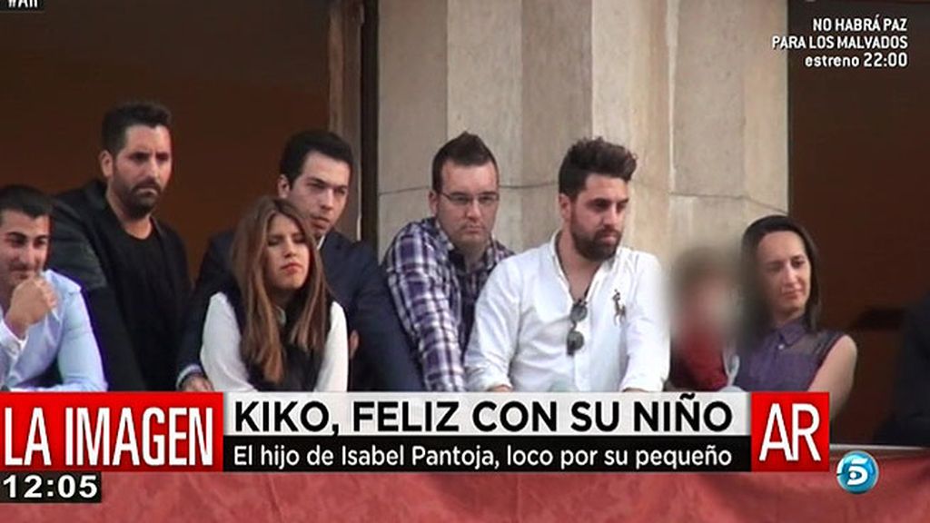 Kiko Rivera disfruta de la Semana Santa en Sevilla con su hijo Francisco