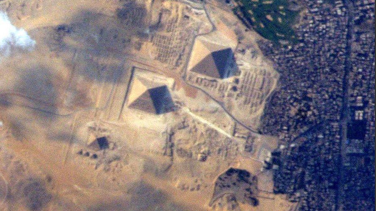 Las pirámides de Egipto desde la Estación Espacial