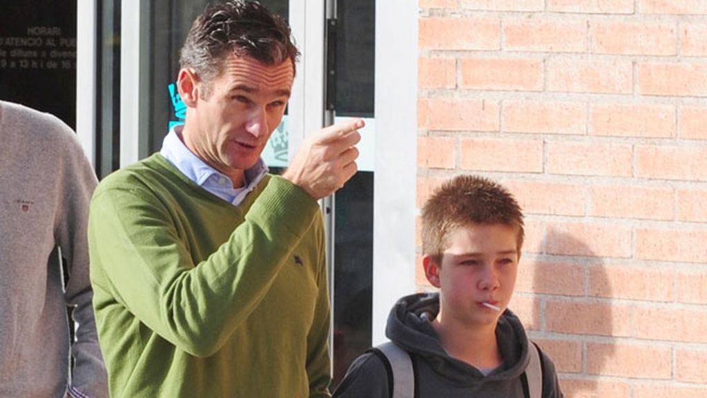 El joven juega en el equipo infantil Handbol Esplugues