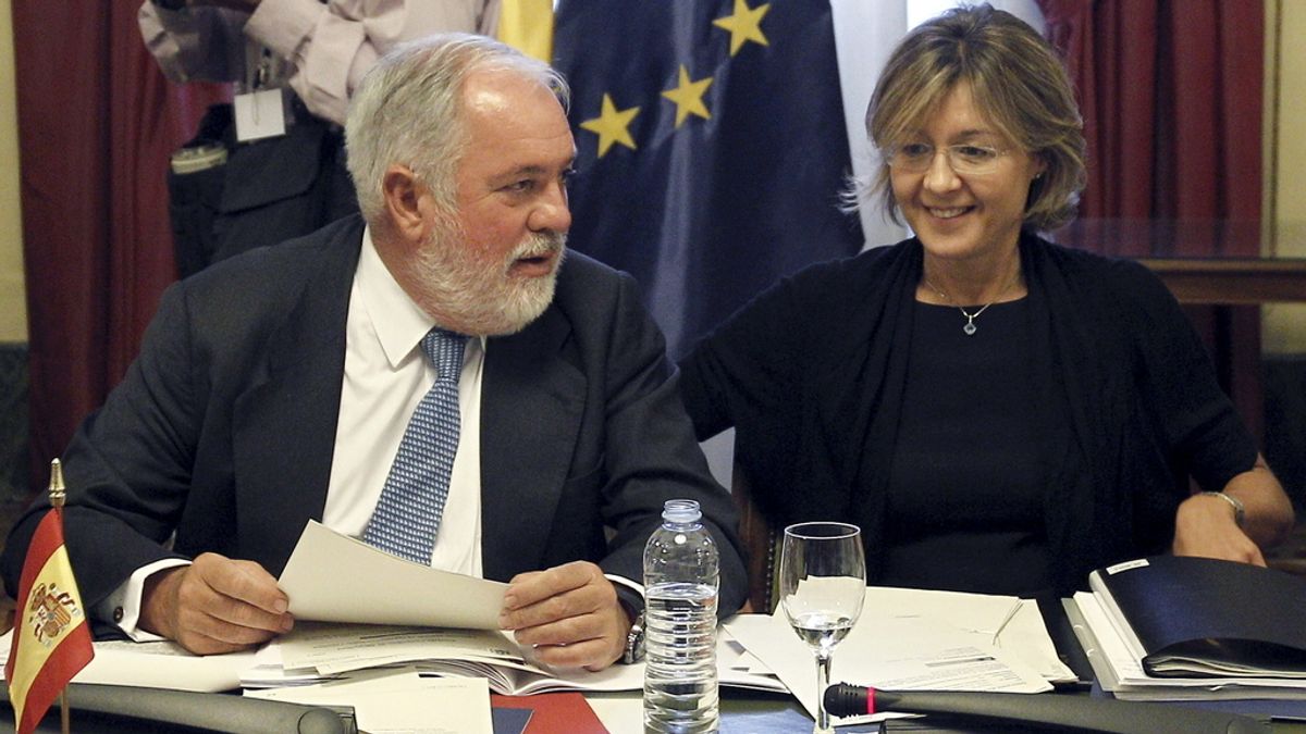 Miguel Arias Cañete con Isabel García Tejerina,