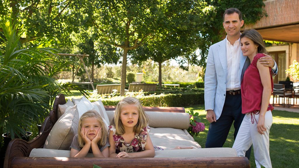 Sucede a su padre, Felipe VI