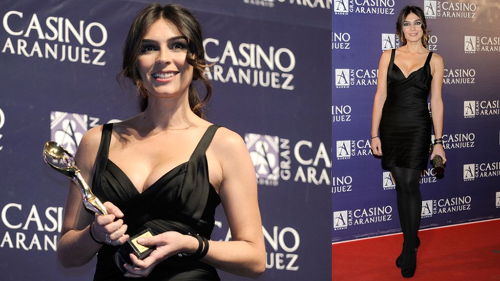 Marta Fernández, con el galardón