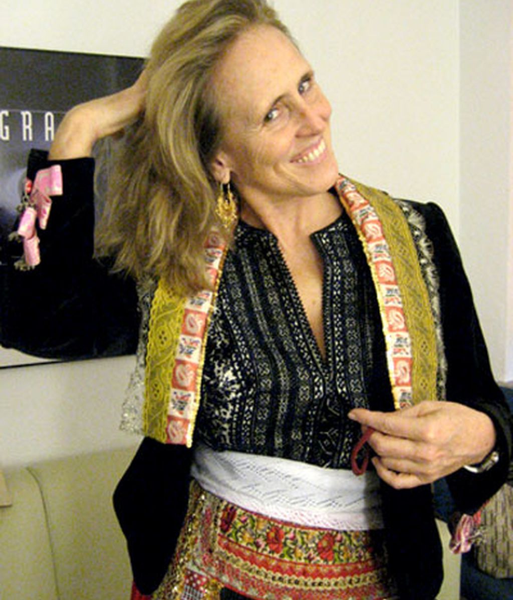 Milá, vestida de lagarterana