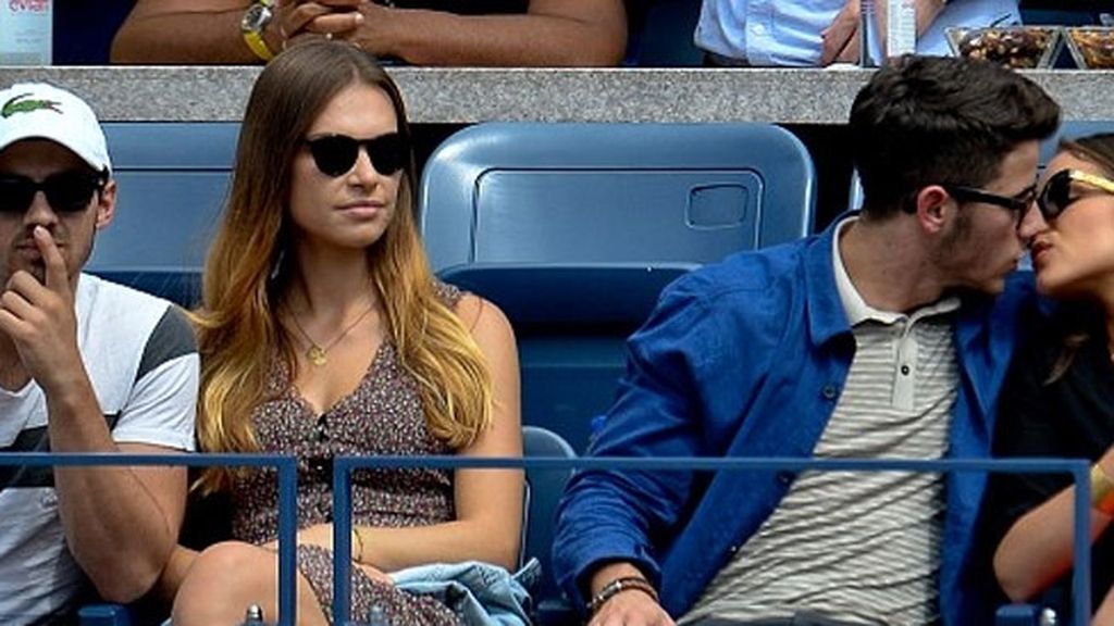 Nick Jonas tiene novia nueva: se llama Olivia Culpo, es Miss Universo y no para de besarla
