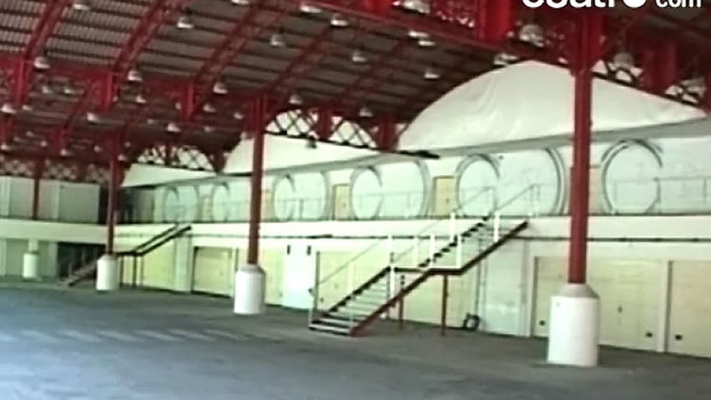 Una de las naves que se constuyeron para albergar la copa América, absolutamente desierto y sin uso