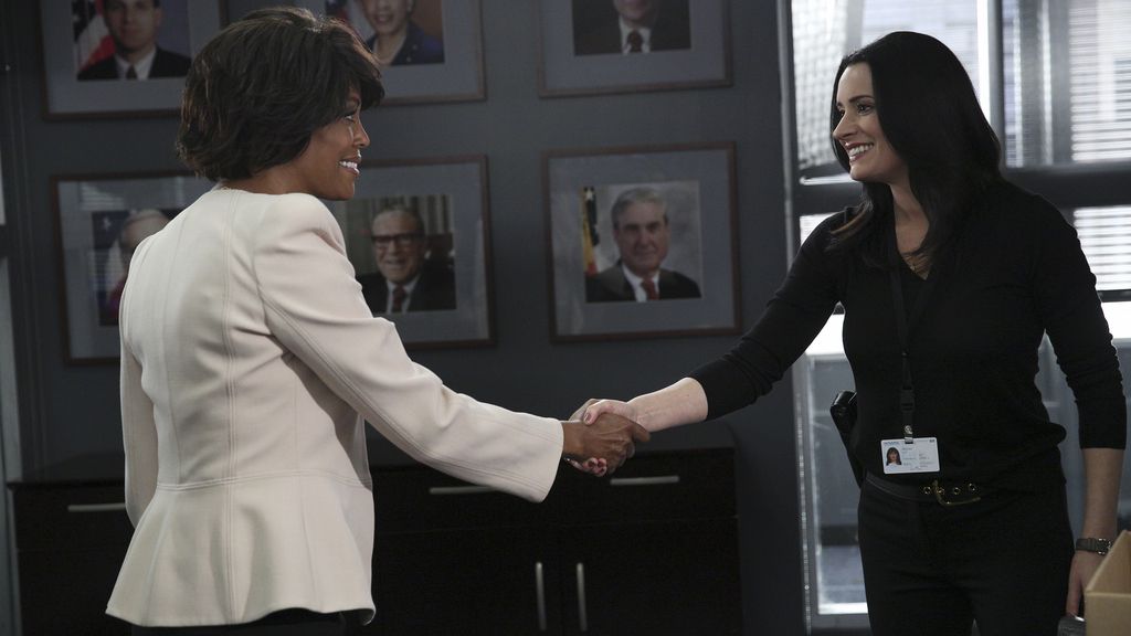 Emily Prentiss colabora con la UAC en el capítulo 'Tributo'