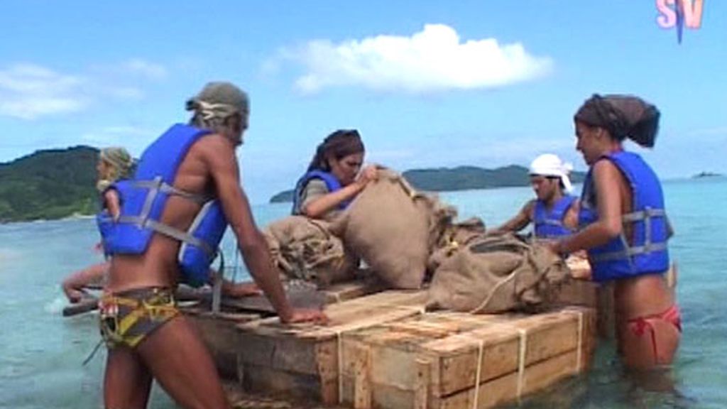 La balsa aguanta el duro viaje