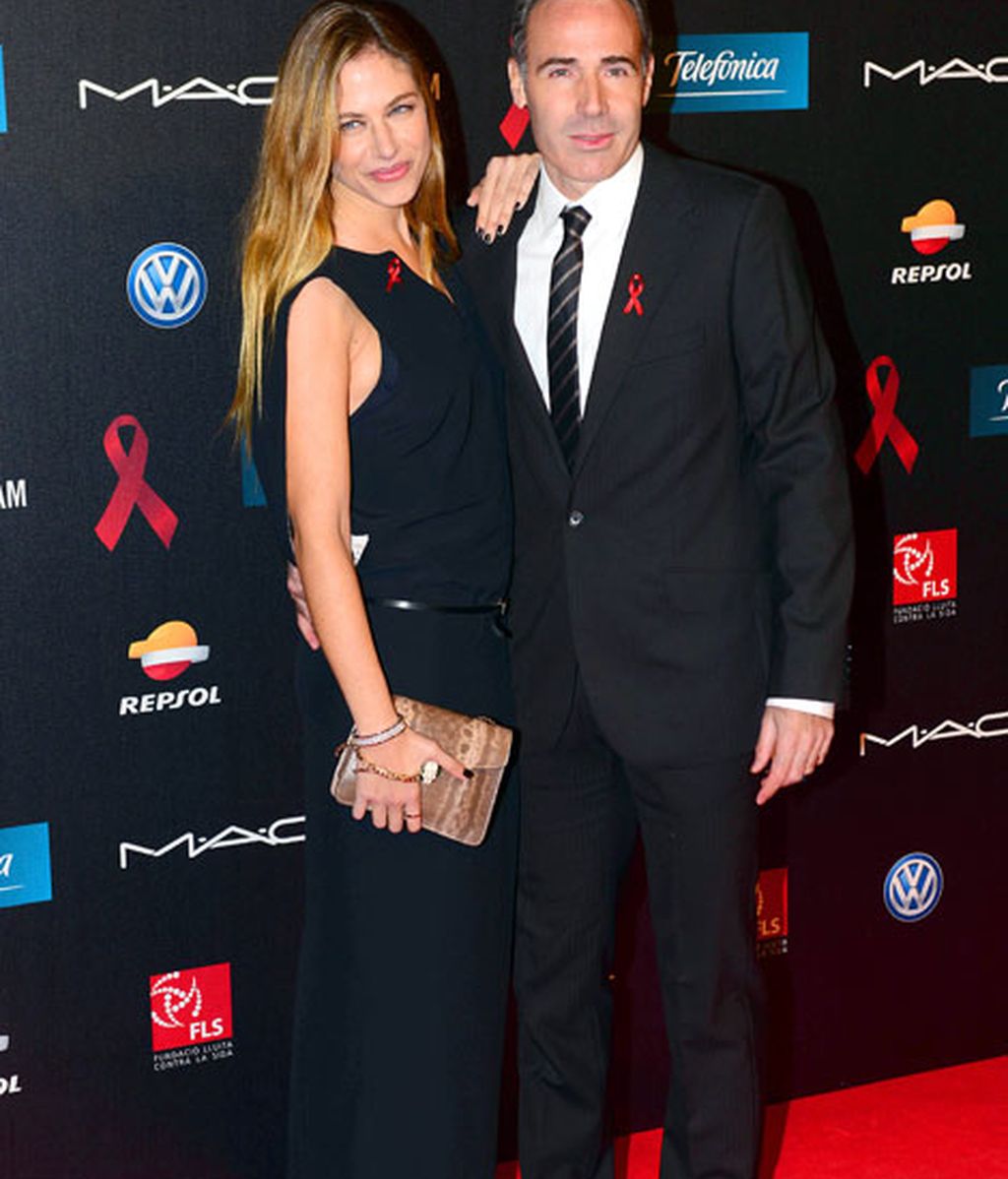 Martina Klein junto a Álex Corretja