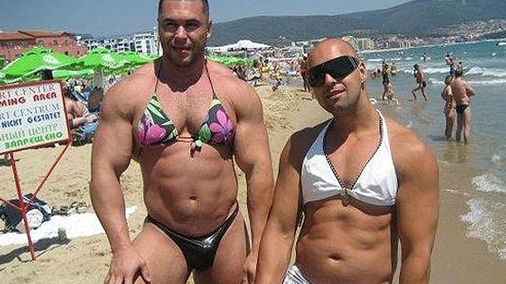 Cuerpazos en la arena