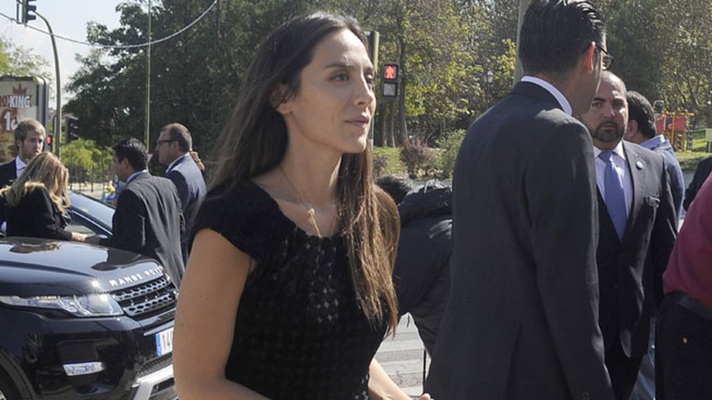 Tamara Falcó acudía al entierro de luto riguroso