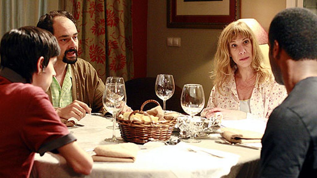 Cap. 10:  'Alcohol, langostinos y el cornudo de España'