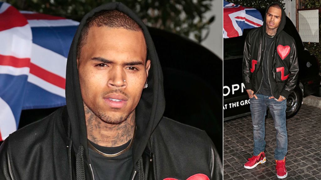 Chris Brown no fue acompañado de Rihanna pero la llevó en su corazoncito
