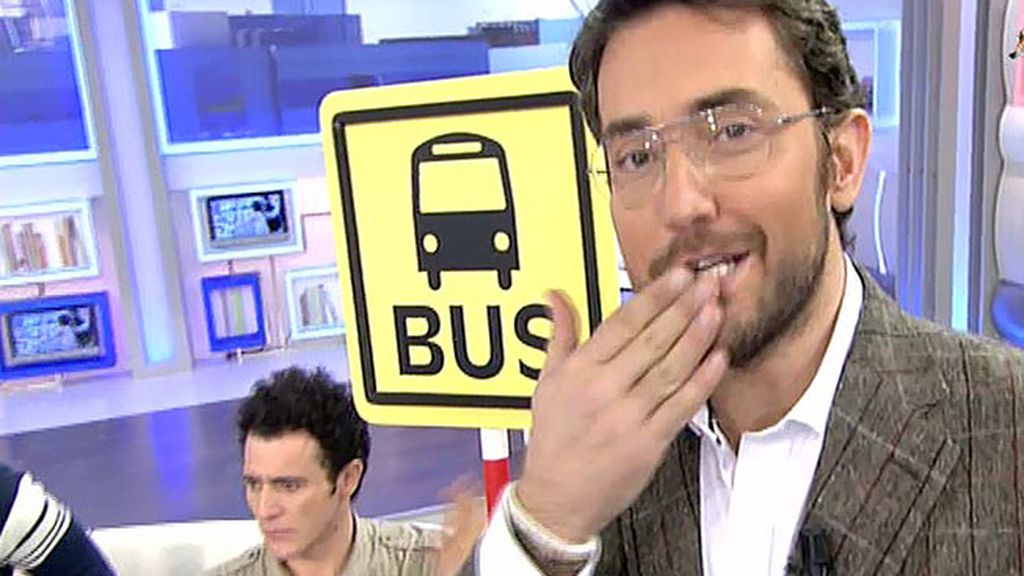 El atril, la parada, figuras de gatos y perros ¡y hasta las tazas!