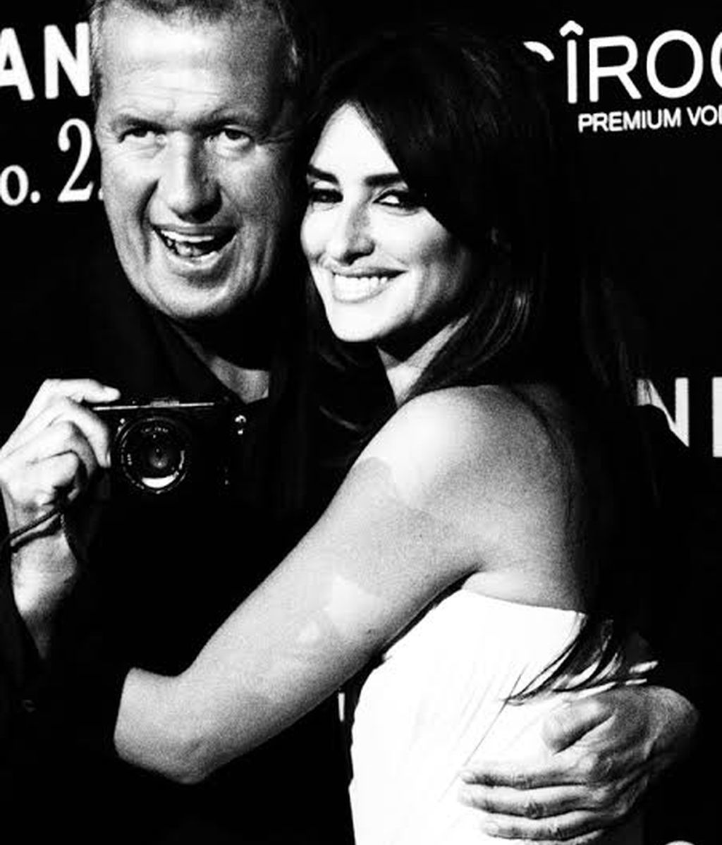 ¿Sabíais que Mario Testino y Cruz son muy amigos? Pues sí