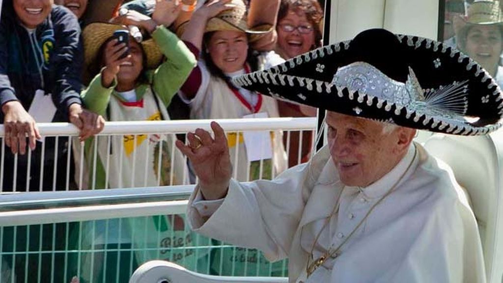 Benedicto XVI renuncia a su papado