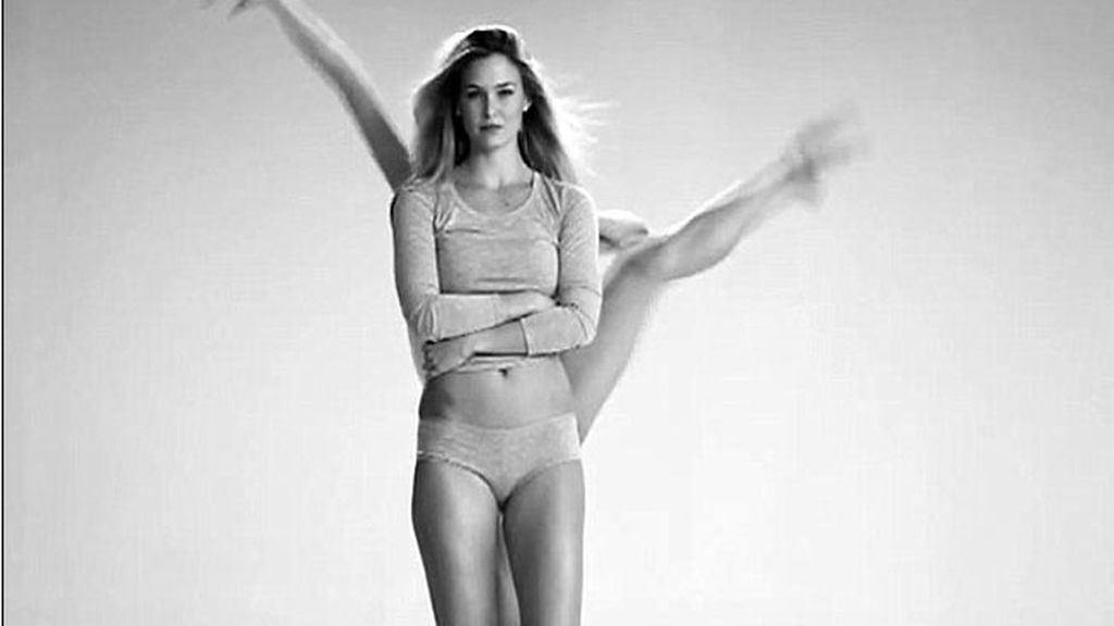 Desnudarse con Bar Rafaeli