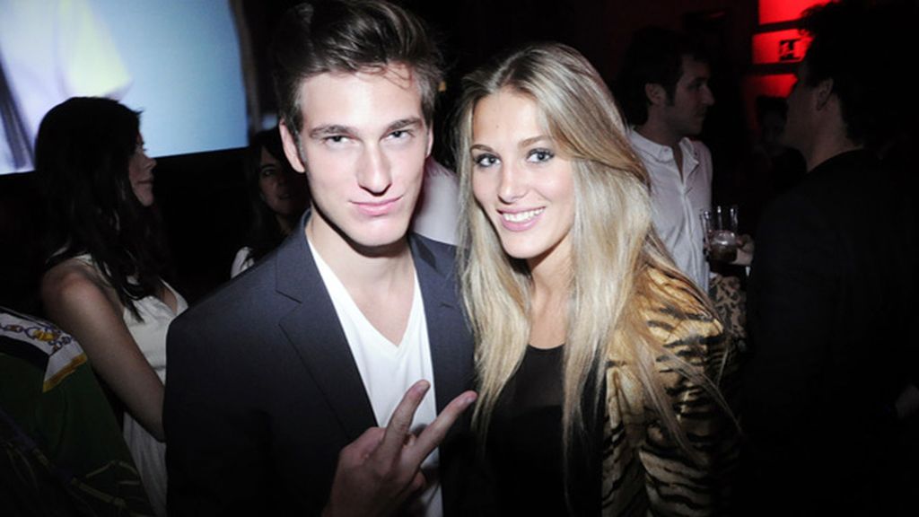 El modelo Manu Vega y Patricia Garçon.