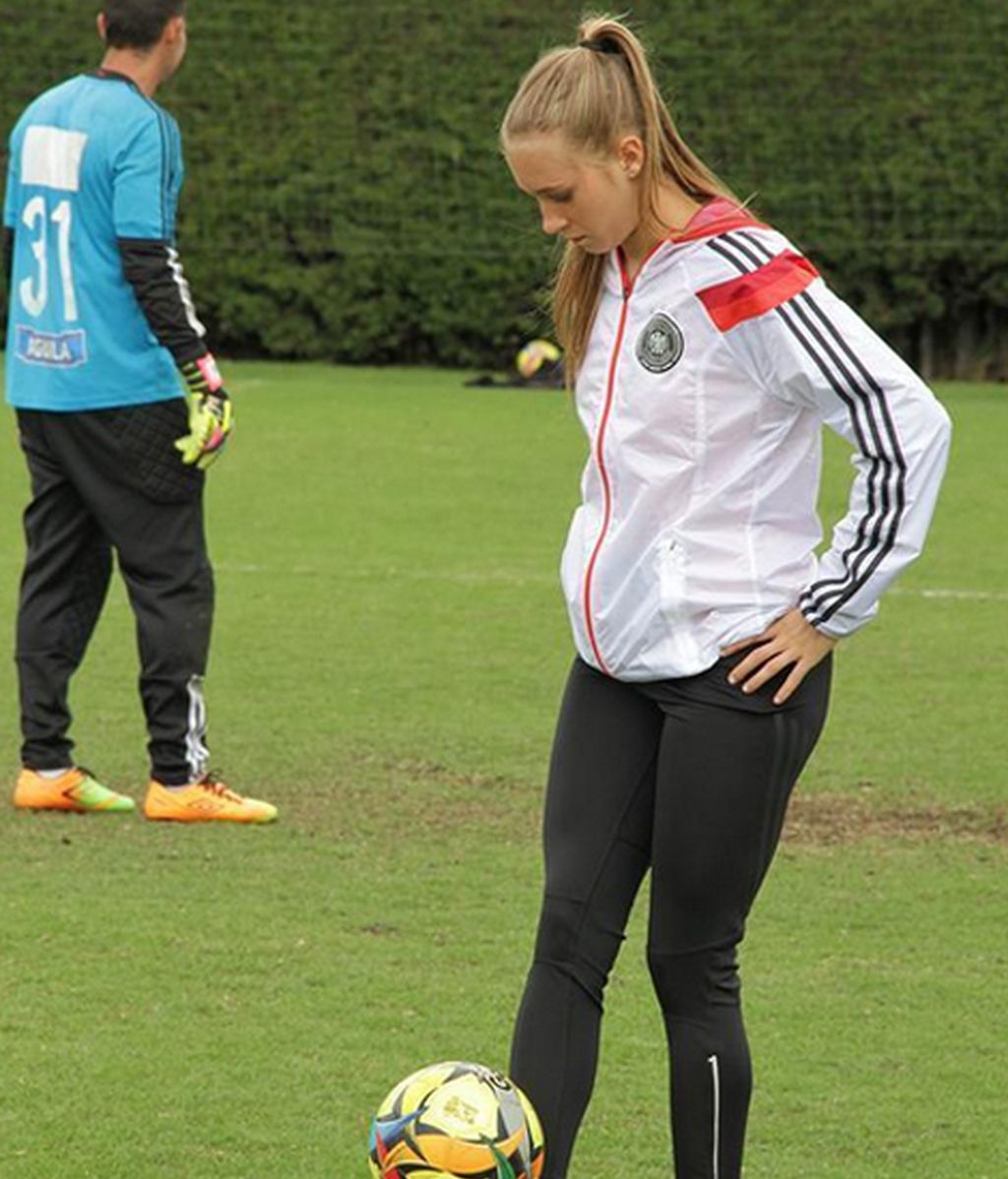 El perfil de la futbolista en Twitter es una colección de sonrisas, estilo y mucho fútbol