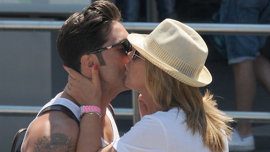 Paula y Bustamante siguen sus vacaciones, esta vez en Ibiza