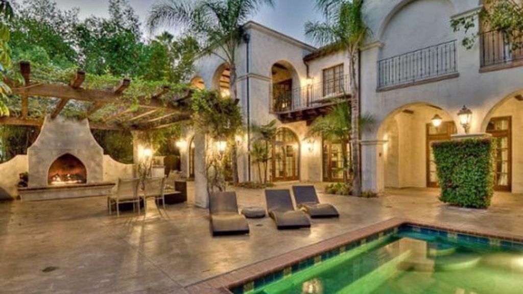 Hilary Duff vende su casa del Lago Toluca
