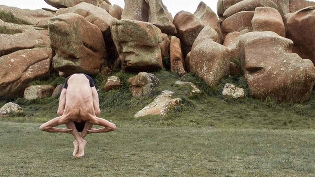 Sus posturas imposibles le hacen crear un estilo único