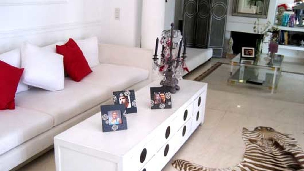 Nos colamos en la mansión de "Sin Tetas no hay Paraíso"