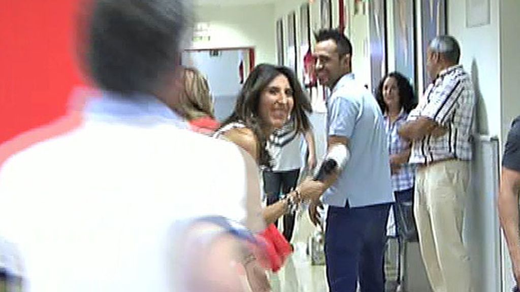 Los colaboradores intentaban que Yurena saliera del baño y alguién sacó la escobilla...