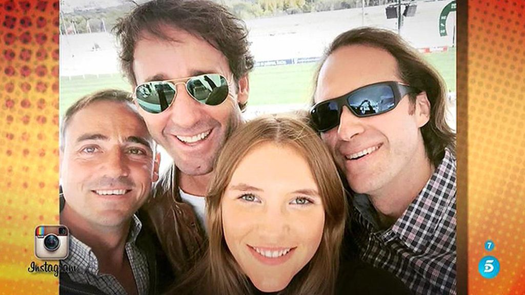 La modelo celebra su cumpleaños junto a su padre y unos amigos