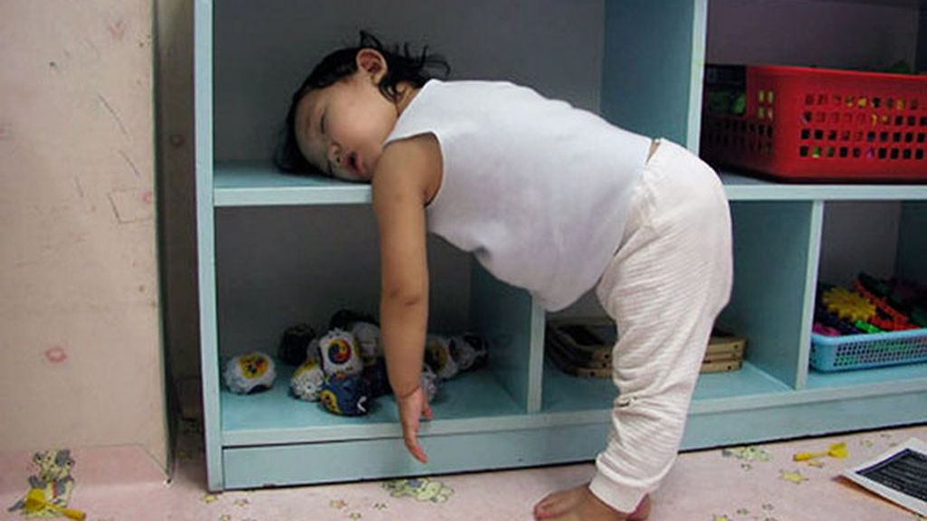 Comprobado: los niños duermen prácticamente en cualquier lado