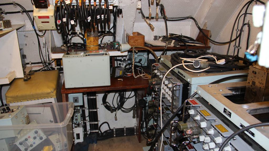 Una de las salas de control del submarino