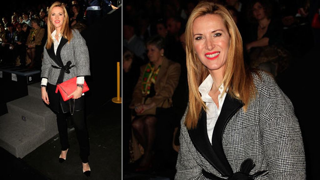 Alejandra Prat en el desfile de Roberto Verino