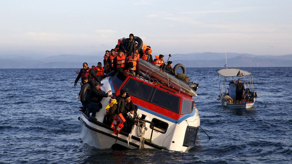 Dramático rescate de refugiados en el Egeo