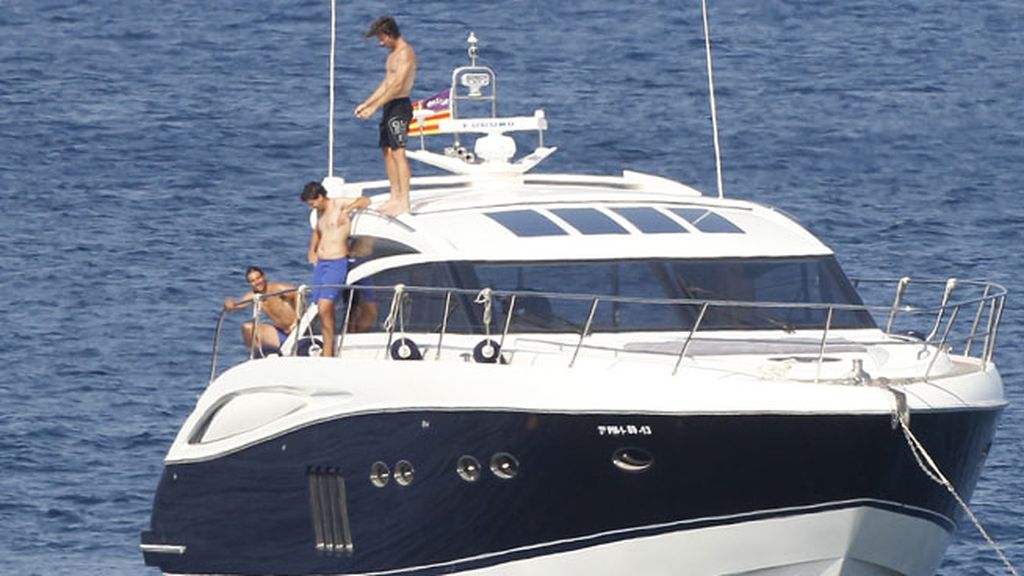 Nadal y Moyá se divierten en Marbella subidos al yate
