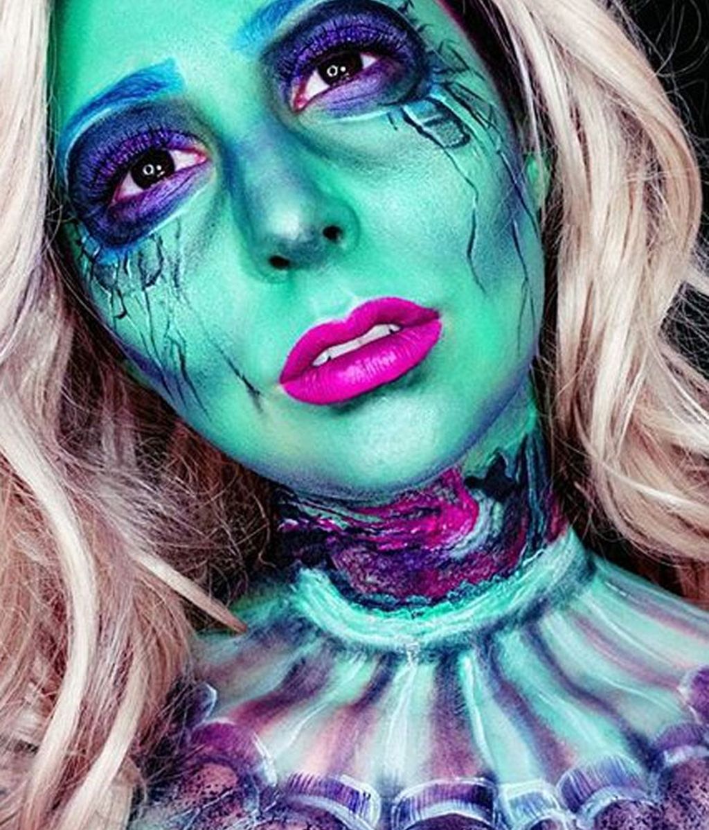 Andrea de la Ossa se convierte en los monstruos con los que nunca querrías soñar