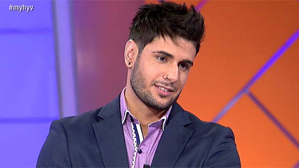 Emma: "Estás raro, pero estás guapo"