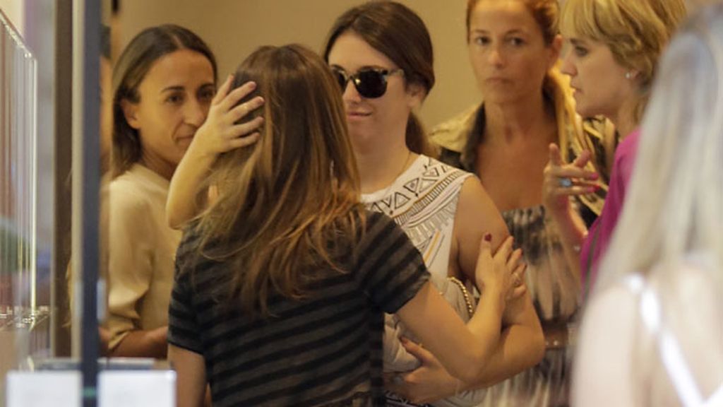 Eligieron un look casual y por ahora, ni rastro de la tripa de Amaia