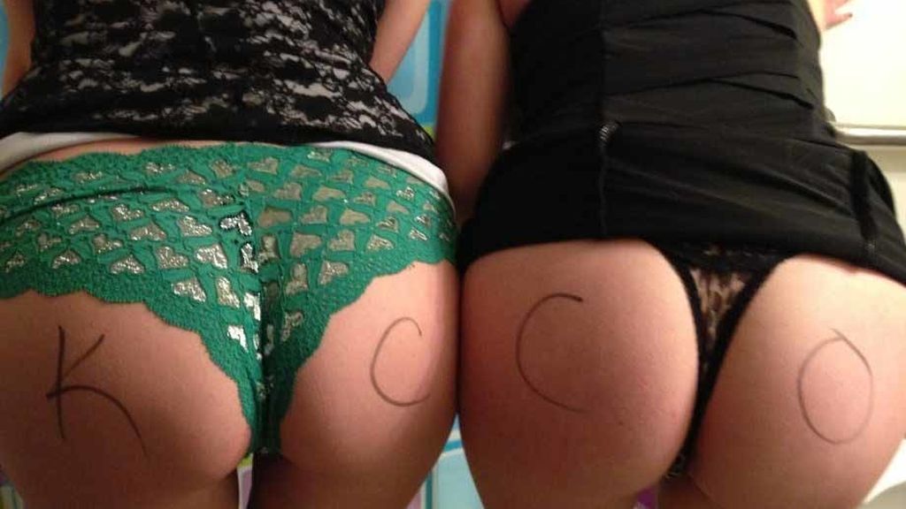 Swanepoel y su culo crean escuela en Twitter