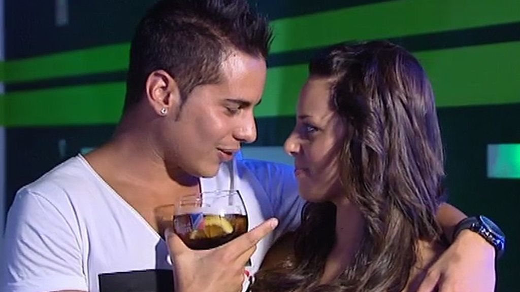 Diez chicas y dos hermanos