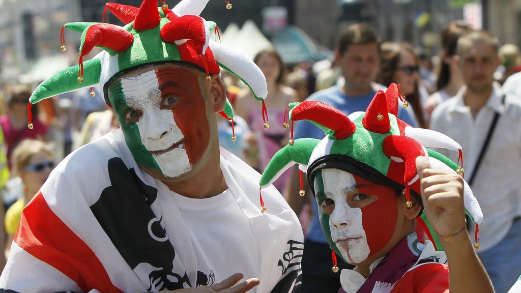 La afición española gana por goleada a la italiana