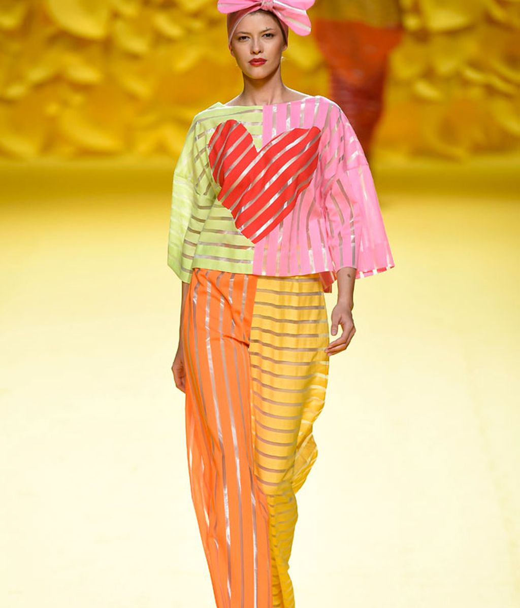 Color y brillos en Agatha Ruíz de la Prada