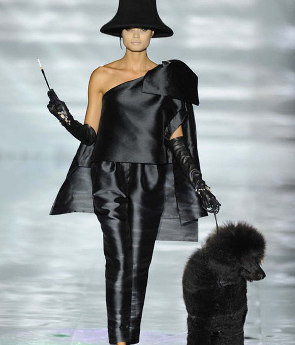 Roberto Verino: Vuelve el 'glamour' de los cincuenta