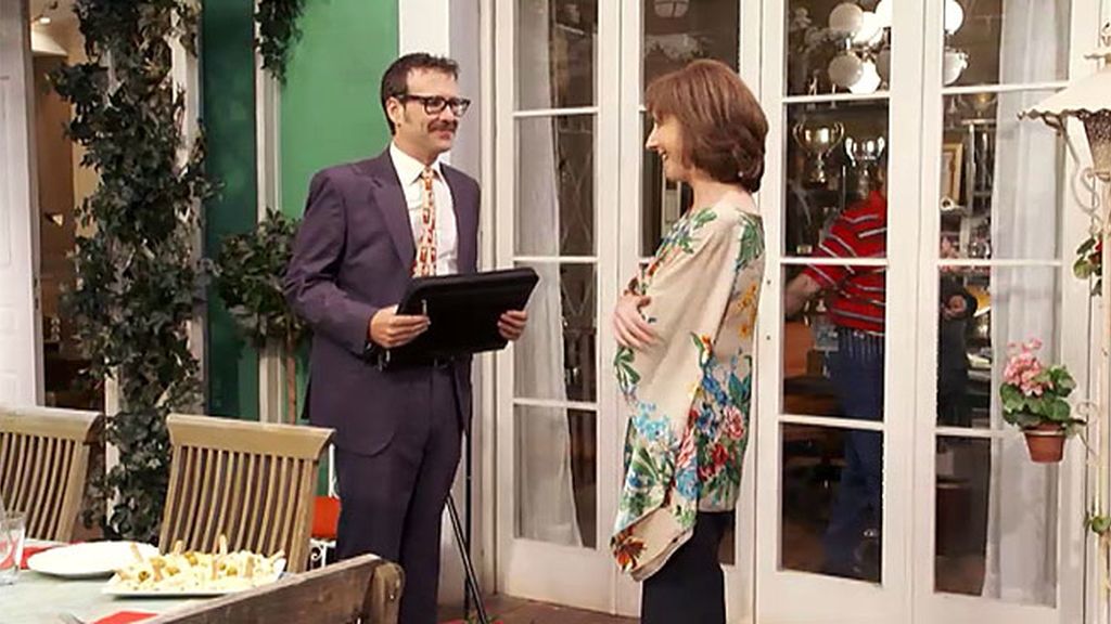 Joaquín Reyes interpreta a José Ignacio, un comercial de gas que intenta ligarse a Carlota