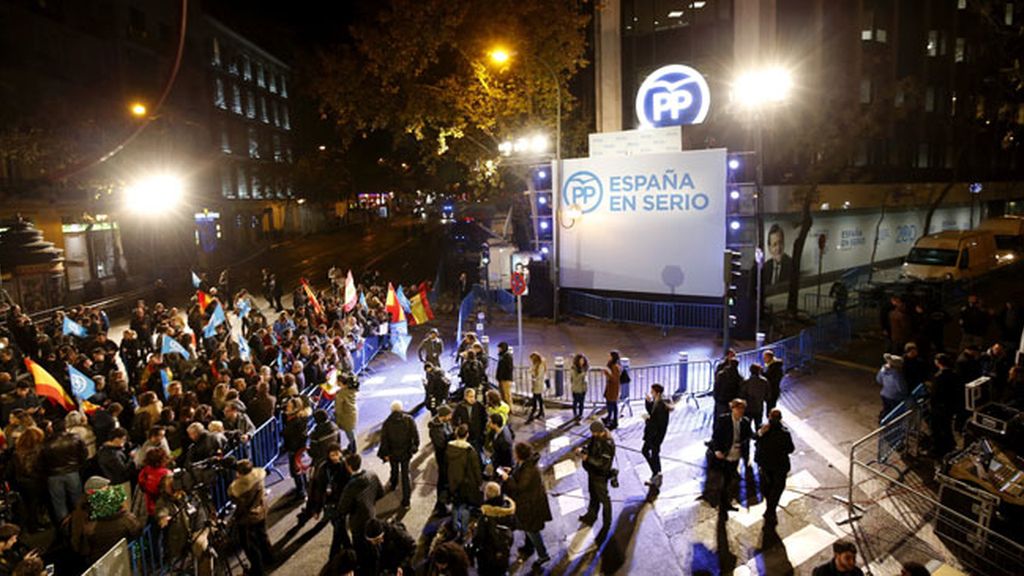 Seguimiento de los resultados electorales en la sede del PP