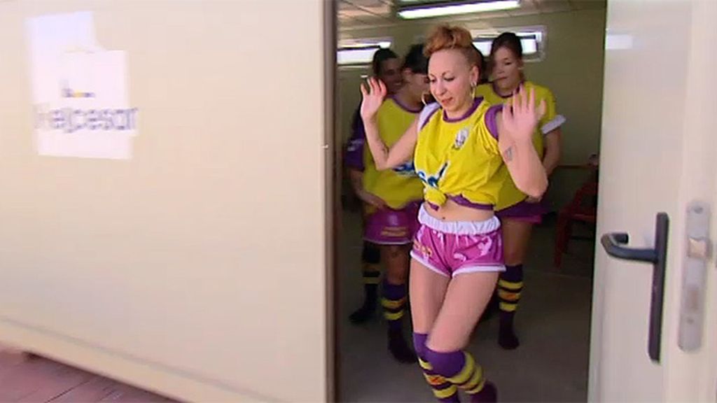 Leti no quiere quitarse el maquillaje para hacer deporte