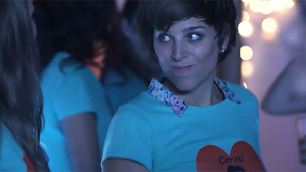 Natalia conoce a alguien en su despedida de soltera que rompe sus esquemas