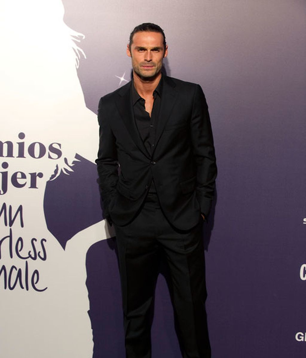 Edurne, Carolina Bang y Noelia López, chicas de alfombra