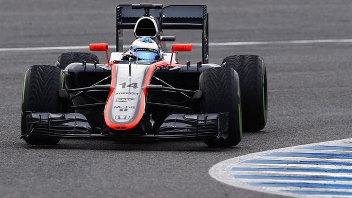 Alonso rueda 32 vueltas antes de que una avería acabe con su jornada en Jerez