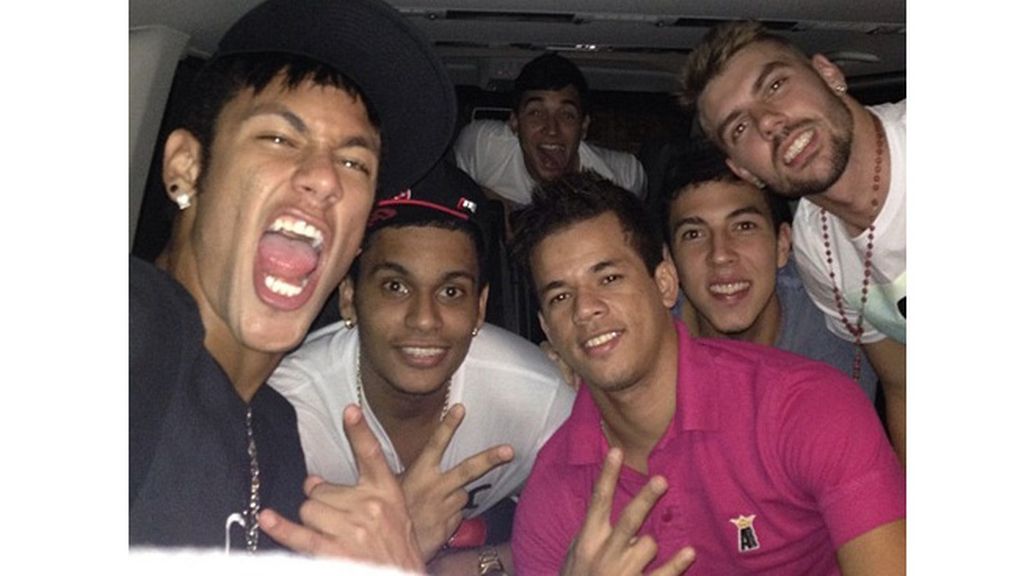 Neymar, de fiesta con sus amigos