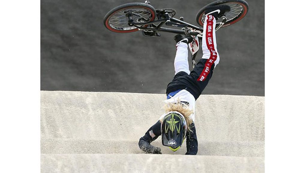 Brooke Crain se estrella con su BMX Brooke Crain se estrella con su BMX