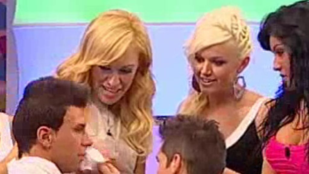 Dani rompe a llorar tras el rechazo de Verónica